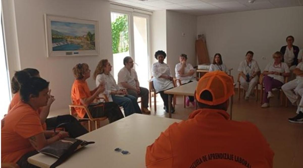 Reunión de alumnos del programa Escala en la residencia San Francisco.