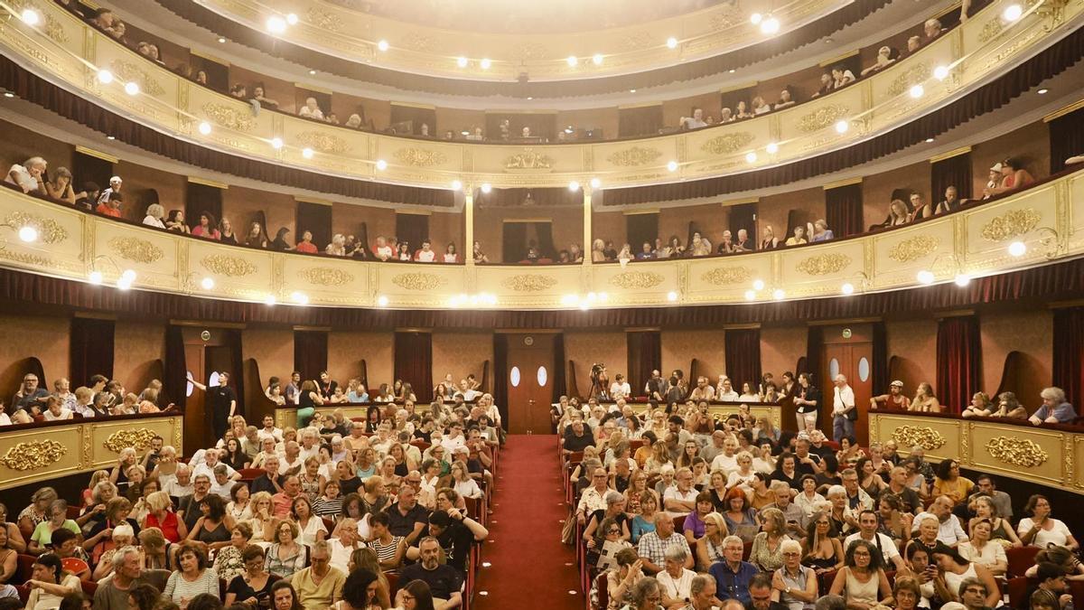 La inauguració del 25è FITAG l'agost de 2025 al Teatre Municipal.