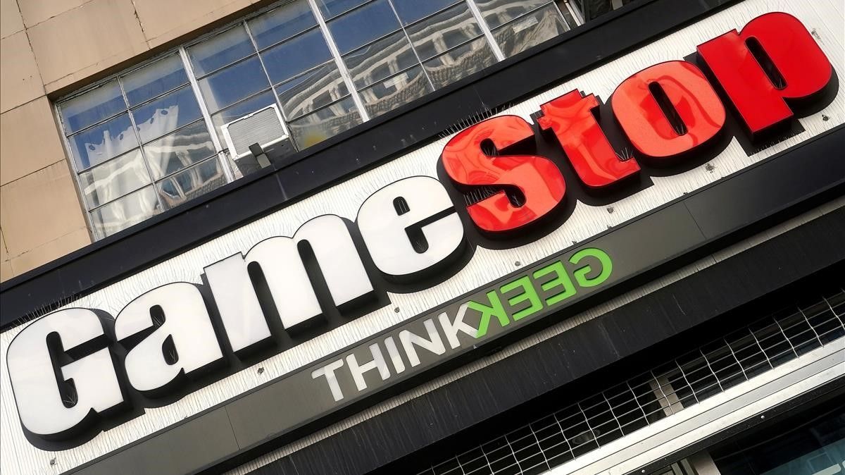 FILE PHOTO  A GameStop store is pictured in the Manhattan borough of New York City  New York  U S   January 29  2021  REUTERS Carlo Allegri File Photo
