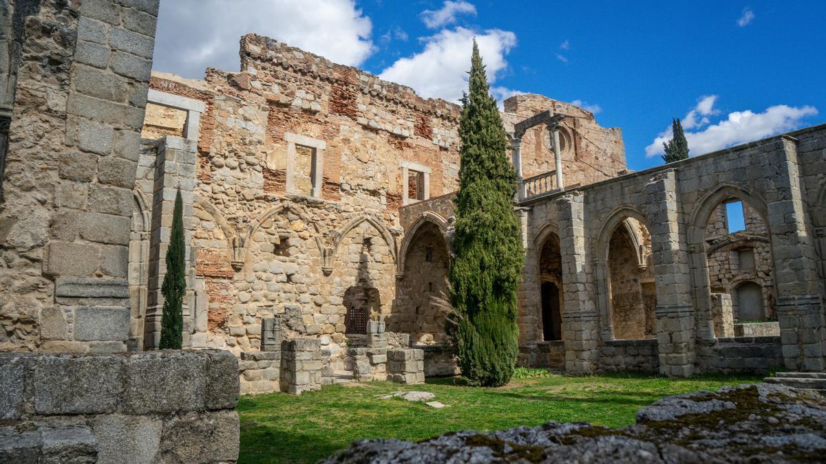 Monasterio de Pelayos, ubicado en plena Sierra Oeste de Madrid.