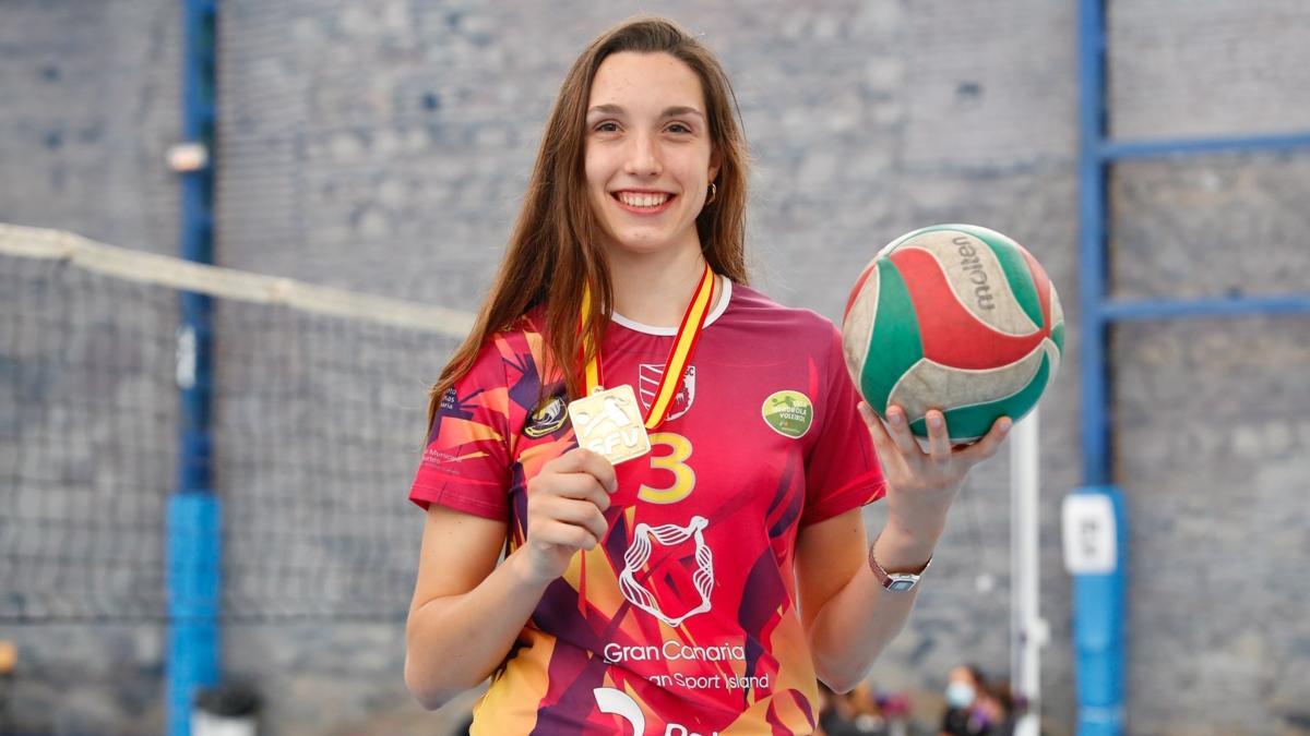 Raquel Montoro, tras proclamarse campeona de la Superliga de voleibol.