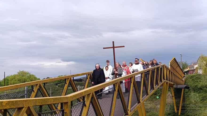 Así fue el Vía Crucis del Viernes Santo de Lugones