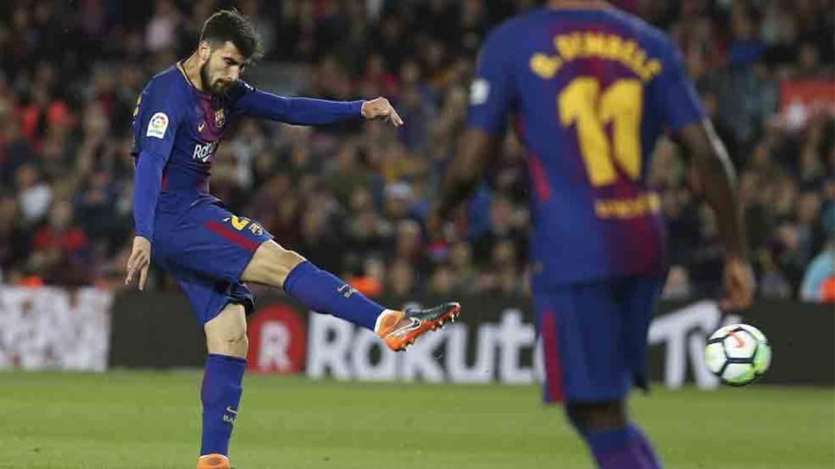 André Gomes busca una salida del Barcelona