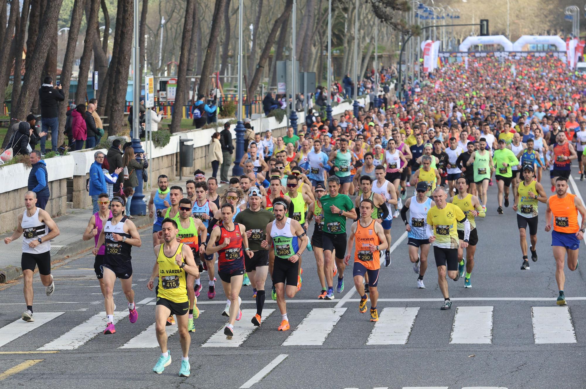 Vig-Bay: 4.000 pares de zapatillas camino de Baiona