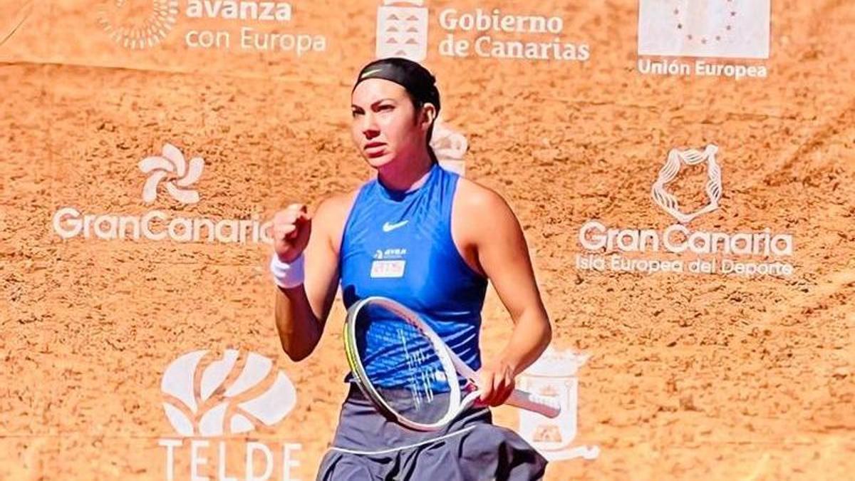 Paula Arias durante la semifinal de hoy en El Cortijo