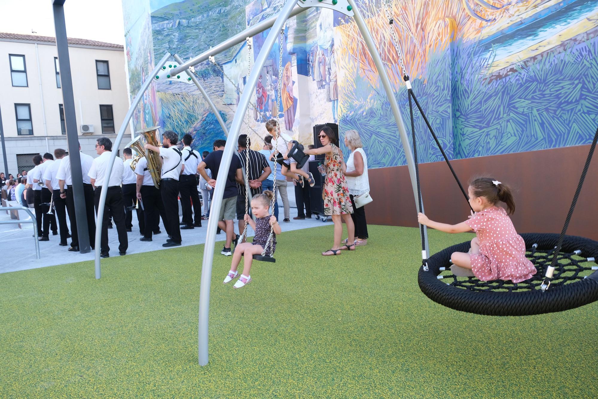 Así ha sido el acto de inaguración de la nueva Plaza de Arriba de Elda