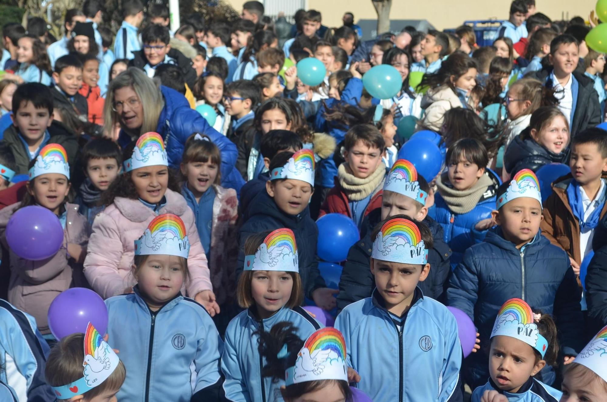 GALERÍA | Los colegios e institutos de Benavente celebran el Día de la Paz