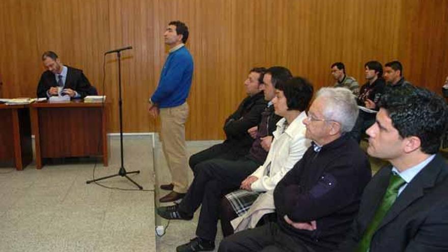 Tomás Barreiro y sus concejales de la comisión de gobierno comparecieron el 10 de febrero.