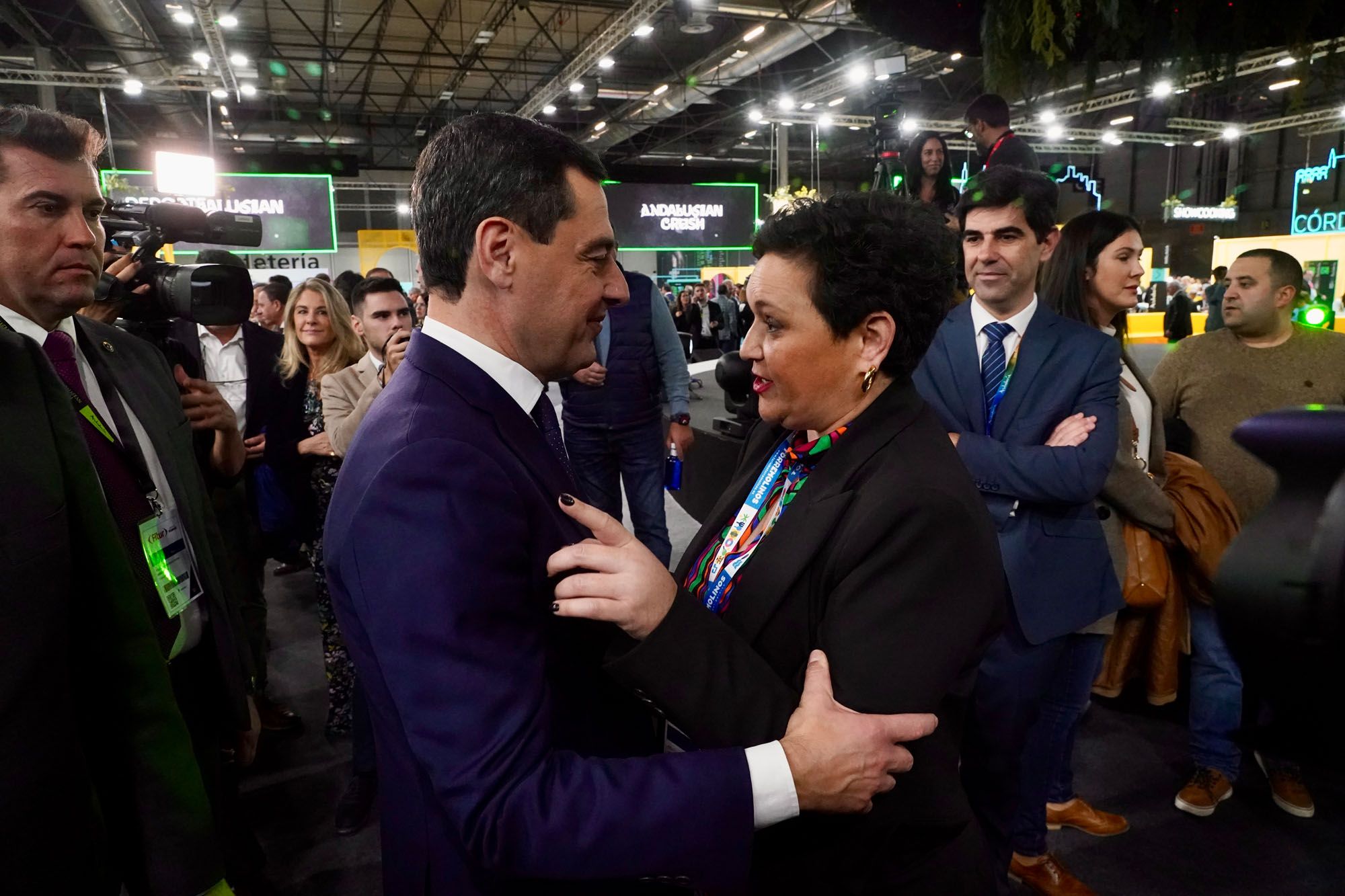 Juanma Moreno, en la jornada inaugural del stand de Andalucía en Fitur 2024.