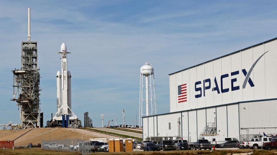 «Falcon Heavy», el coet més potent, ja viatja cap a Mart