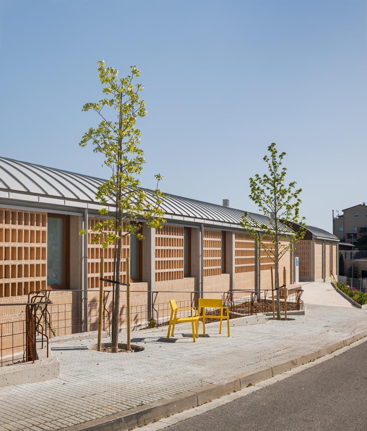 L'exterior del nou CAP d'Hostalric.