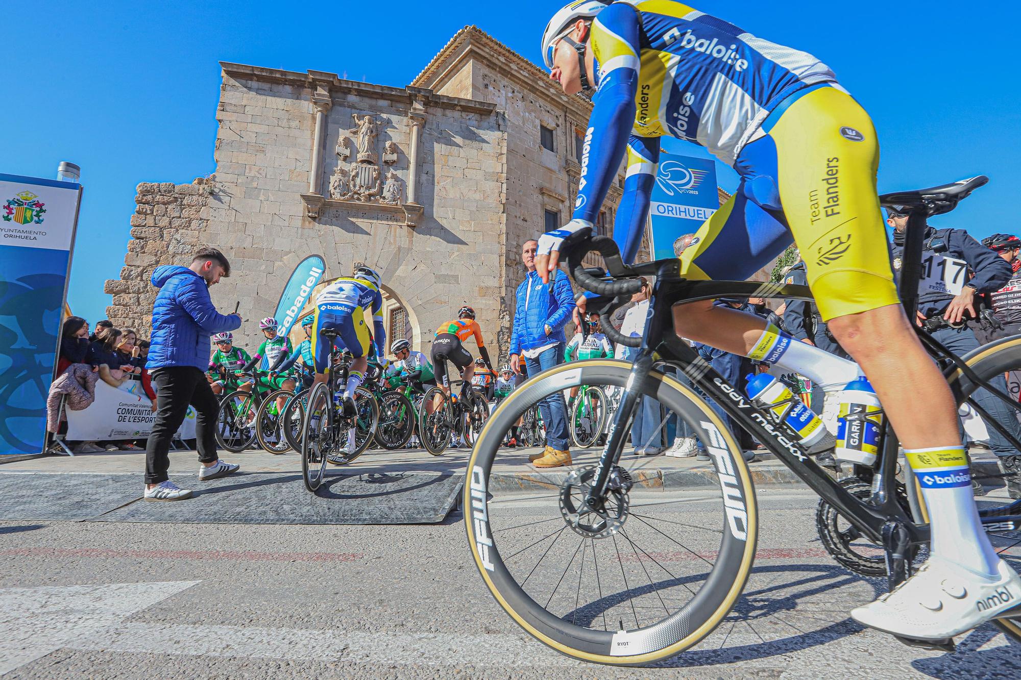 Salida de la 74 Vuelta Ciclista a la Comunidad Valenciana desde Orihuela