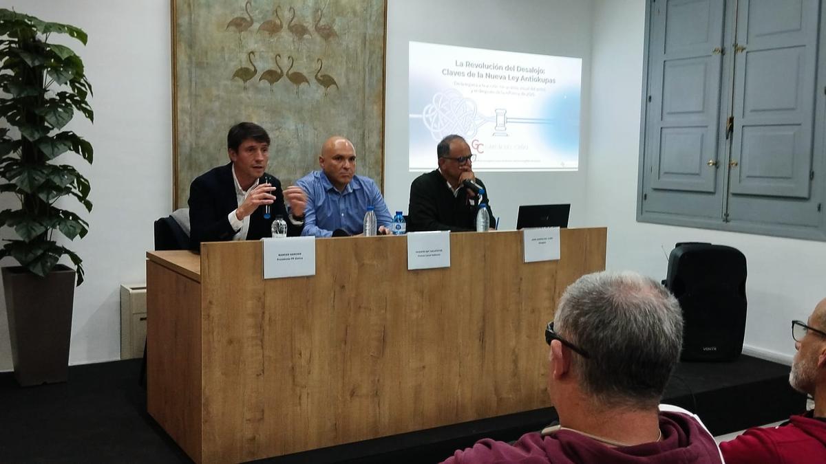 El PP organizó una charla en la Casa de la Cultura de Xàtiva sobre "okupación y criminalidad".