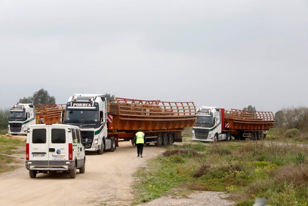 Última fase de la pasarela sobre el Guadalhorce