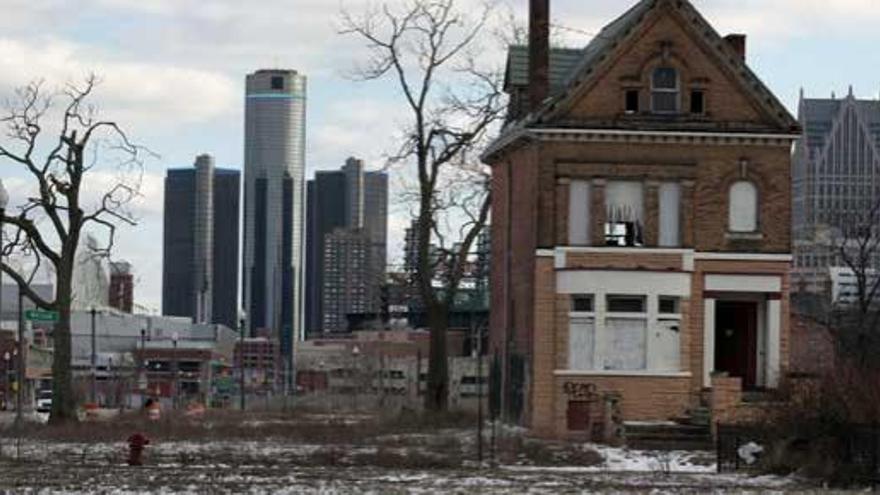 Detroit suspende pagos por su elevada y creciente deuda