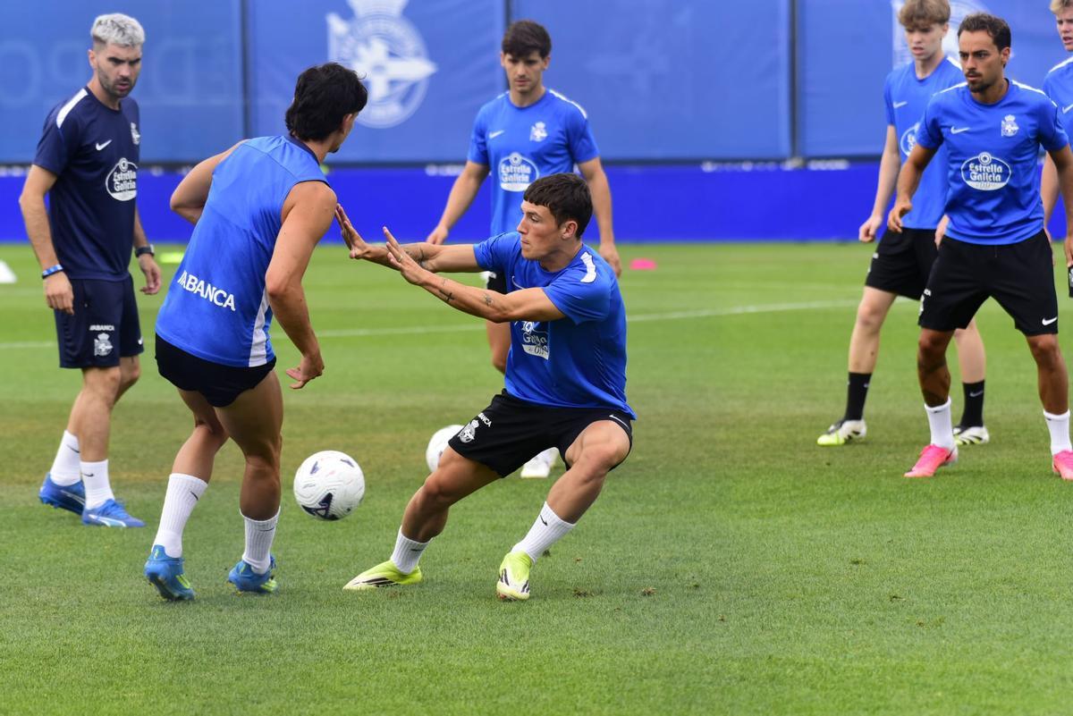 Primer entrenamiento de Aubameyang con el Deportivo Primer entrenamiento de Aubameyang con el Deportivo