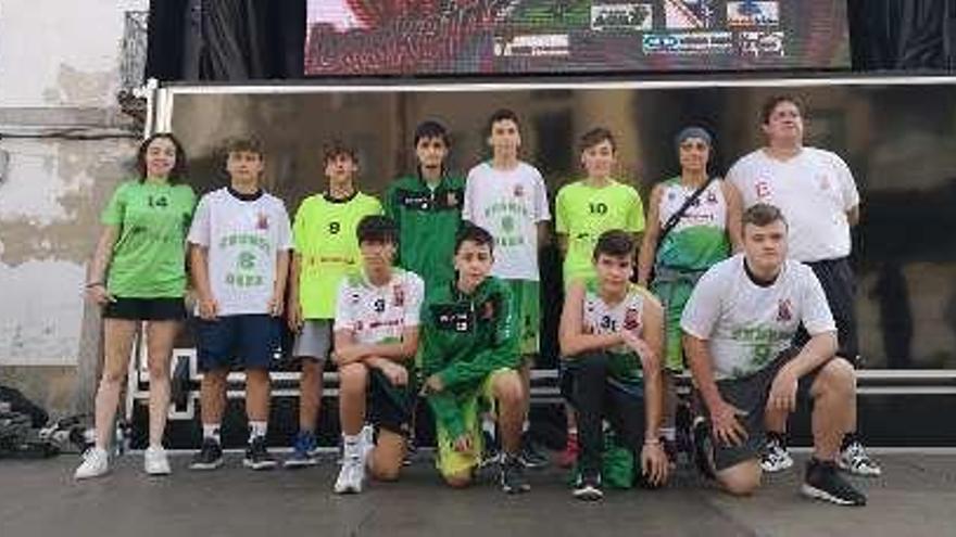 Plantilla cadete del La Robleda Basketdeza.