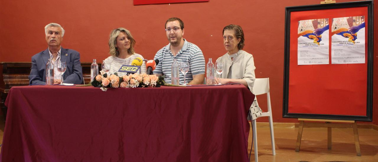 Juan Ruiz Cuadra, Carmen Gallardo, Guillermo Vélez de Mendizábal y María José Baum, en la presentación del proyecto.
