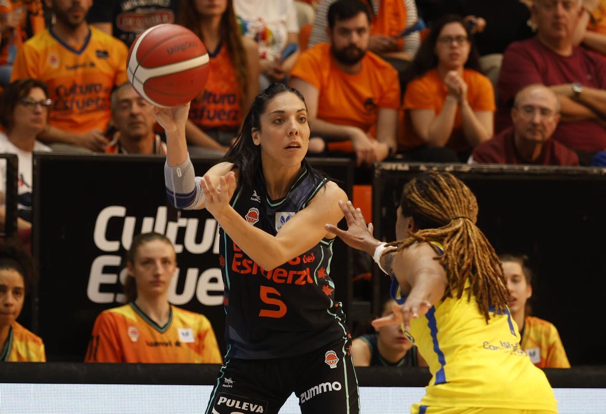 Cristina Ouviña, base del Valencia Basket
