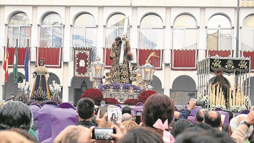 La Cabalgata de Reyes se supera cada año y atrae a numerosos visitantes