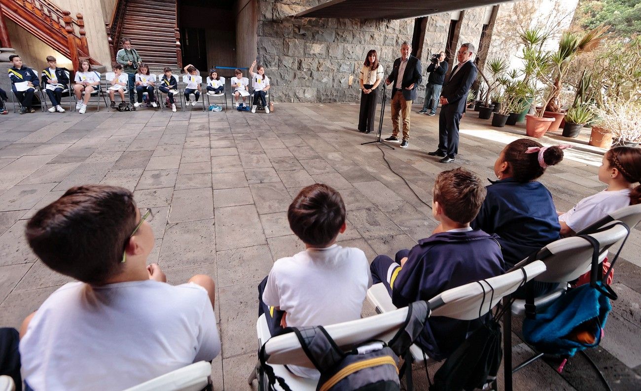 Fernando Clavijo recibe la visita del alumnado del Colegio Nuestra Señora de la Concepción