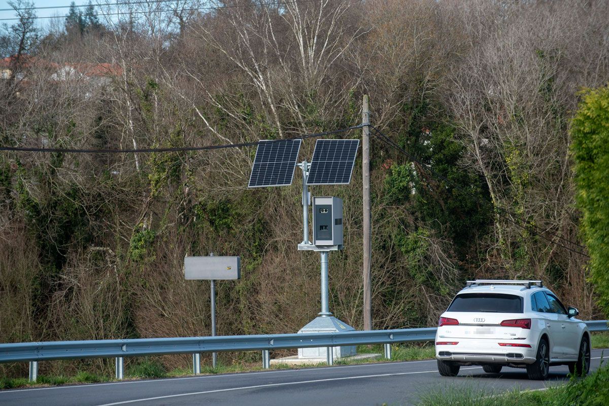 La DGT activa un nuevo radar en una carretera que une Oleiros, Cambre y Abegondo