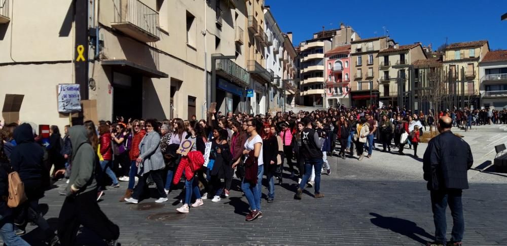 Manifestació a Olot de la vaga del 8 de març