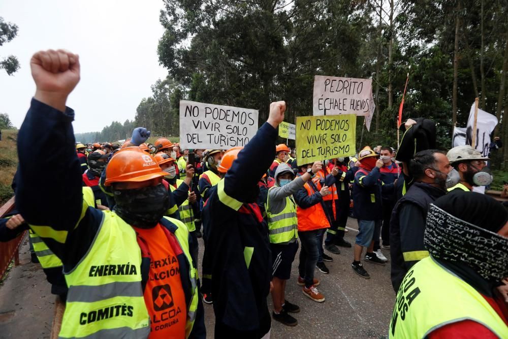 Protestas contra los despidos en Alcoa San Cibrao