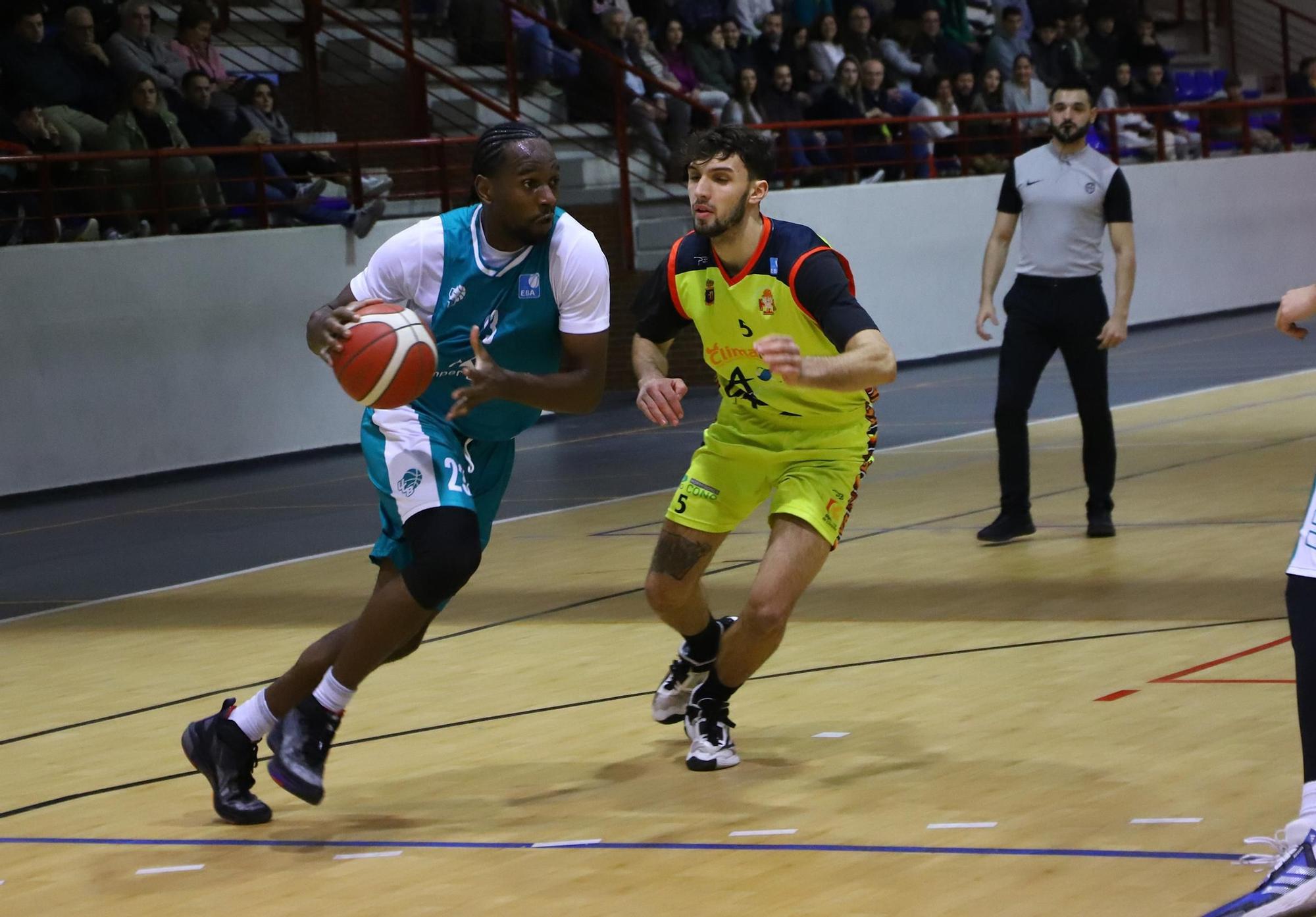 El derbi Camper Eurogaza UCB - Climanavas Agrometal Peñarroya en imágenes