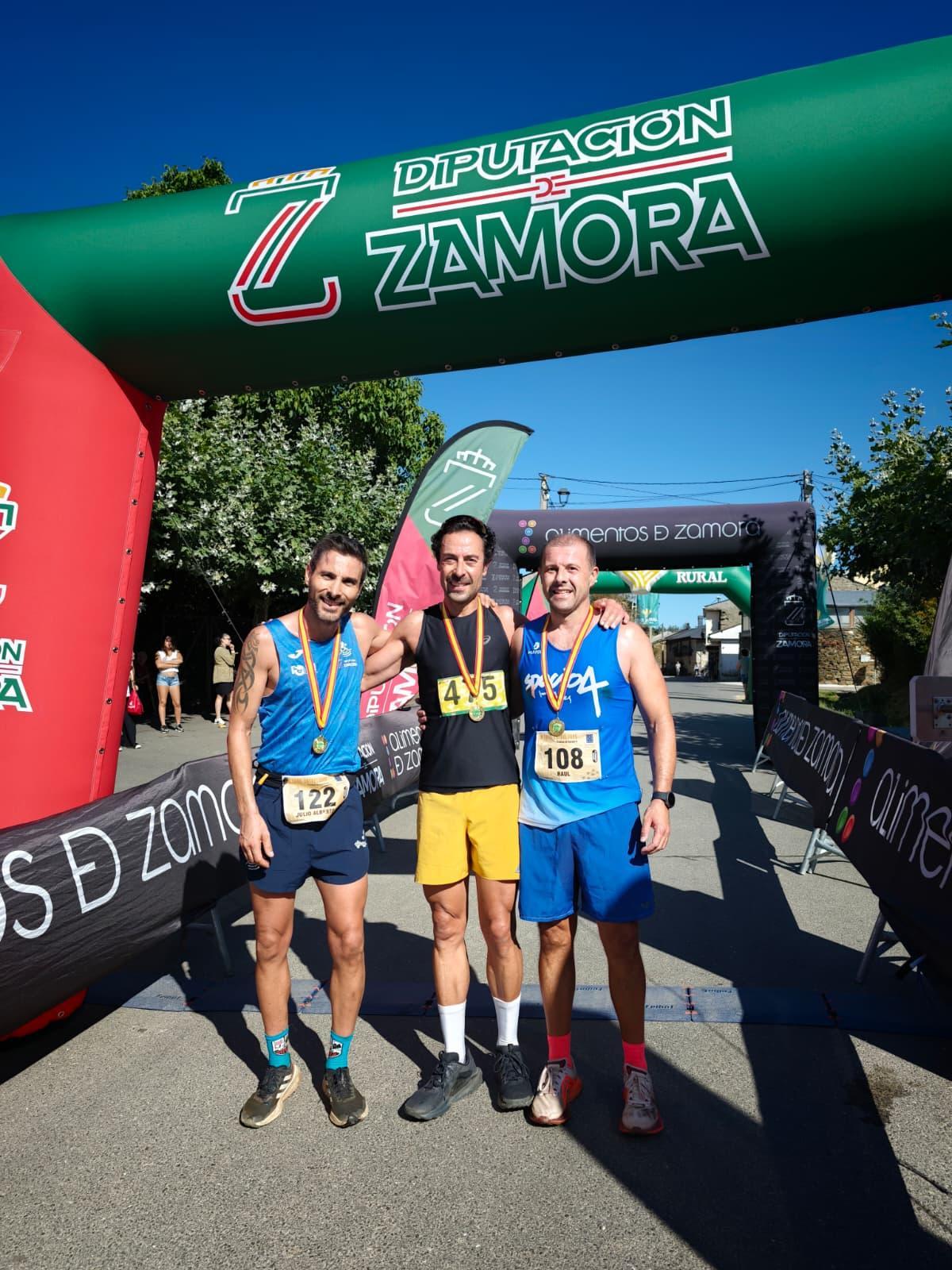 Podio masculino en 10 kilómetros