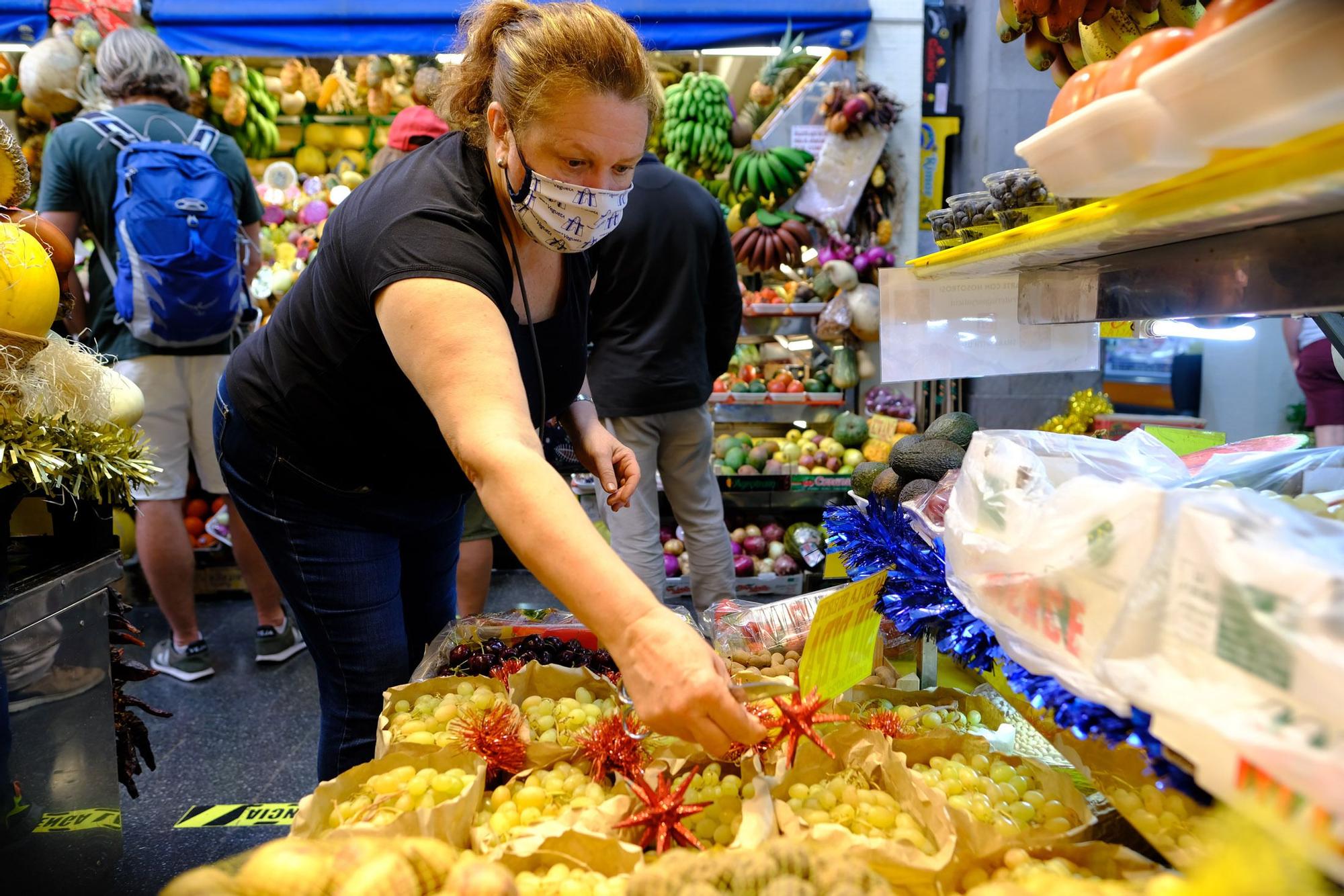 Venta de uvas para fin de año en el Mercado Central