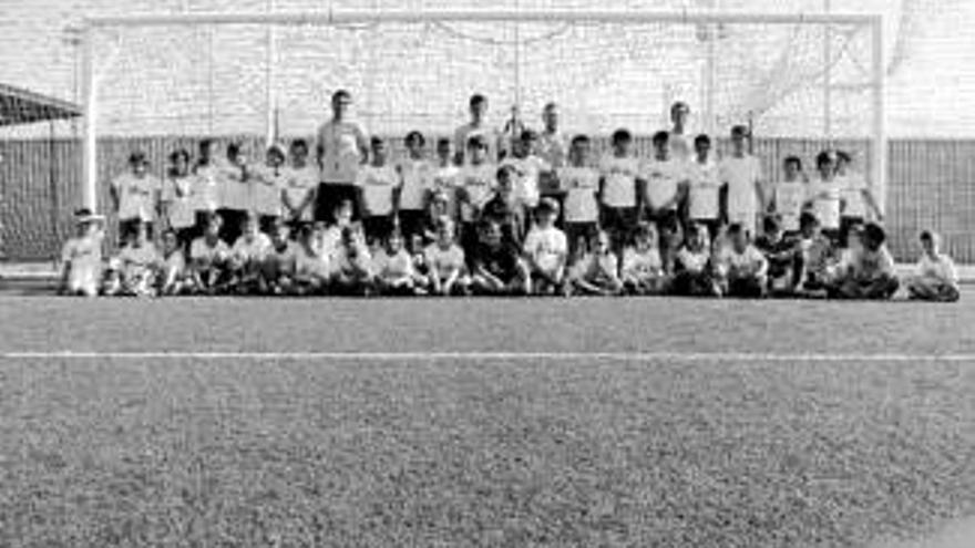 Éxito de participación en el clinic de fútbol