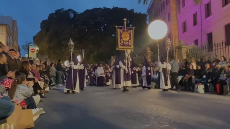 El centro de Palma vive con fervor la multitudinaria procesión del Crist de la Sang