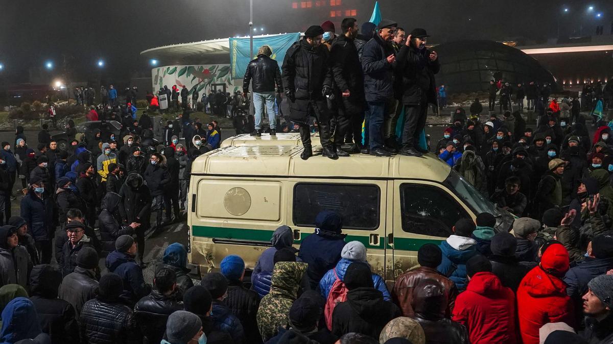 Protesta en las calles de Almaty, la ciudad kazaja más importante, este miércoles.