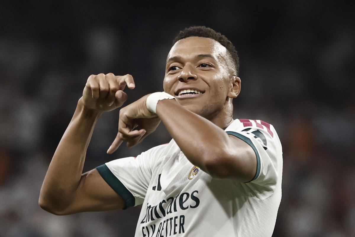 Mbappé marcó dos goles al Rayo