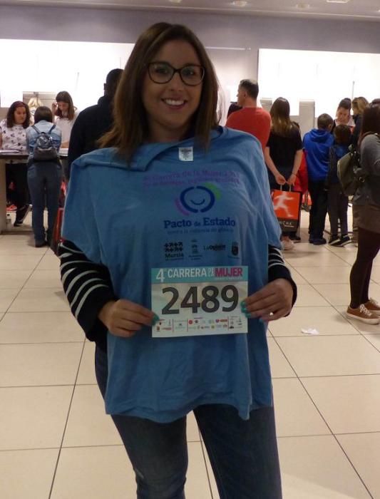 Recogida de dorsales en el Thader para la IV Carrera de la Mujer (Tarde)