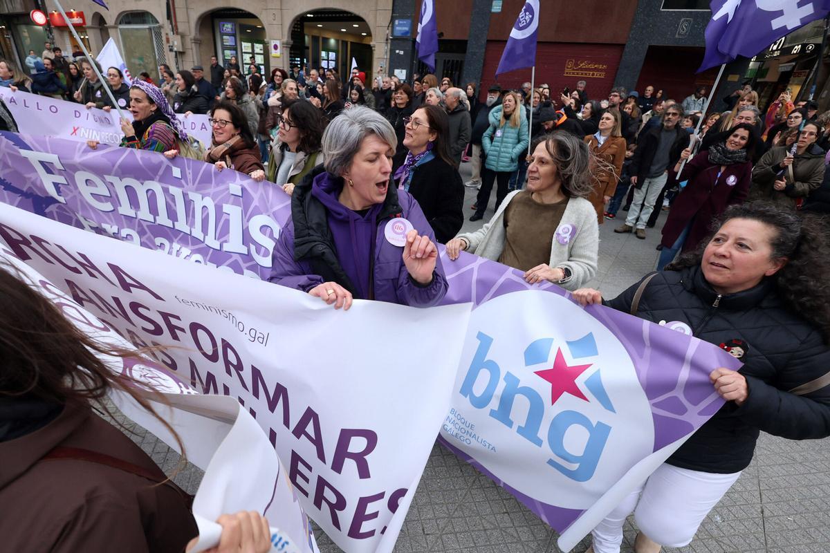 El 8 de marzo, Día Internacional de la Mujer, se celebró en Pontevedra con la participación de miles de personas y dos manifestaciones.