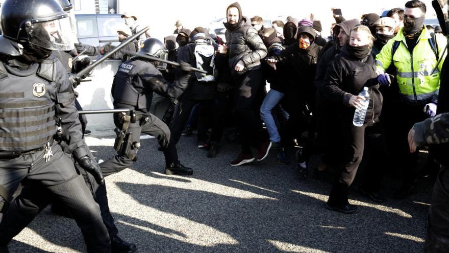 Manifestació a Girona per la vaga general del 21-F i contra el judici de l&#039;1-O