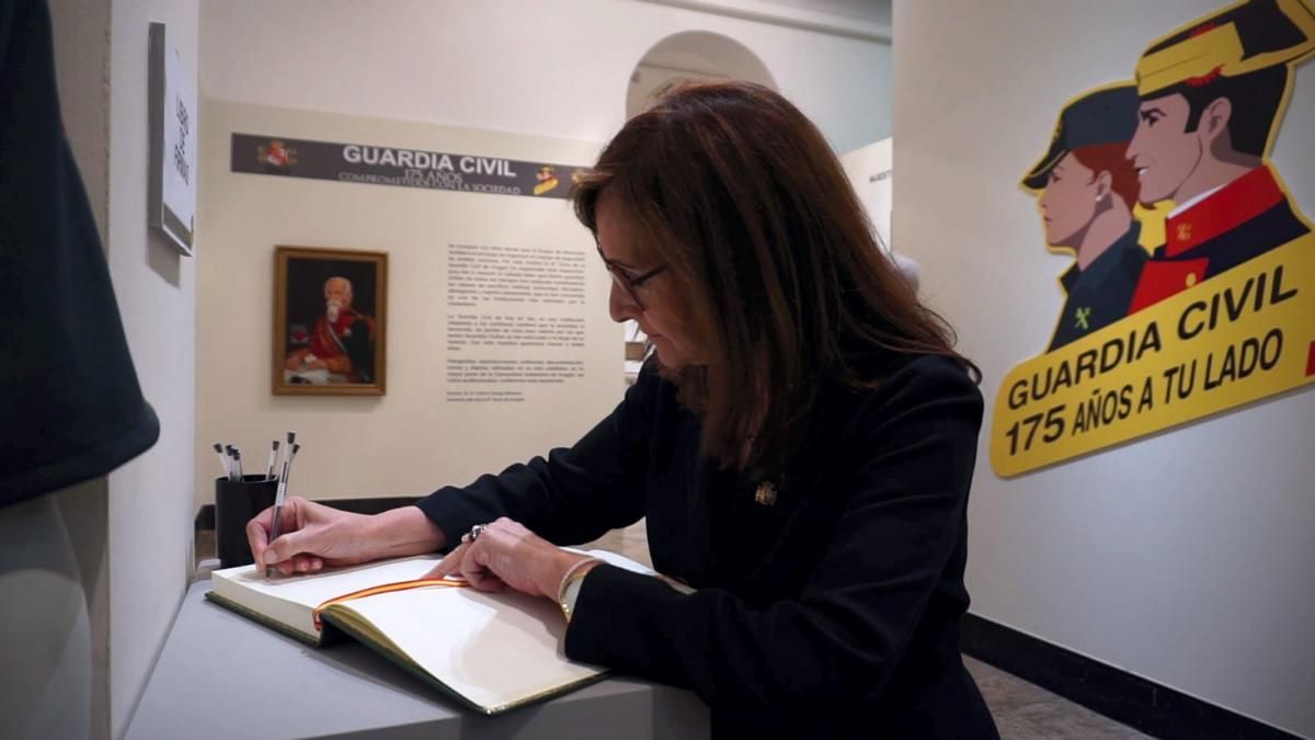 Exposición pasado y presente de la Guardia Civil