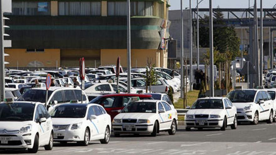 La Policía Local de Málaga inmovilizará los taxis piratas hasta el pago de la multa