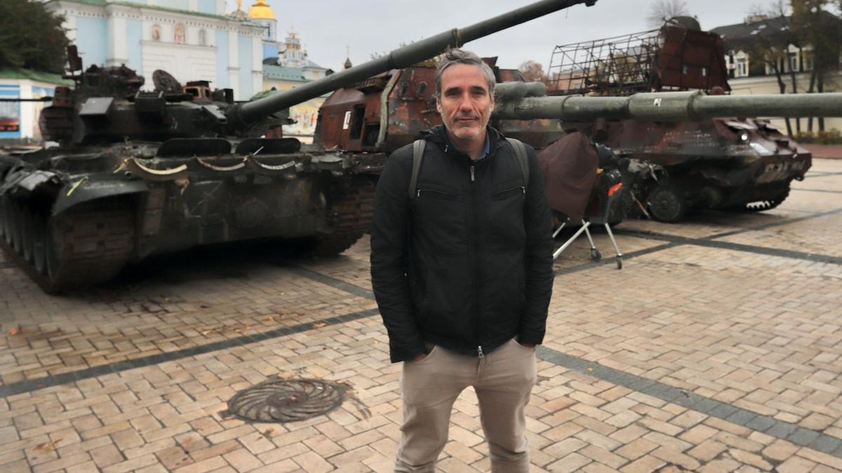 Ricardo mir de Francia es un conocido y reputado corresponsal de guerra.