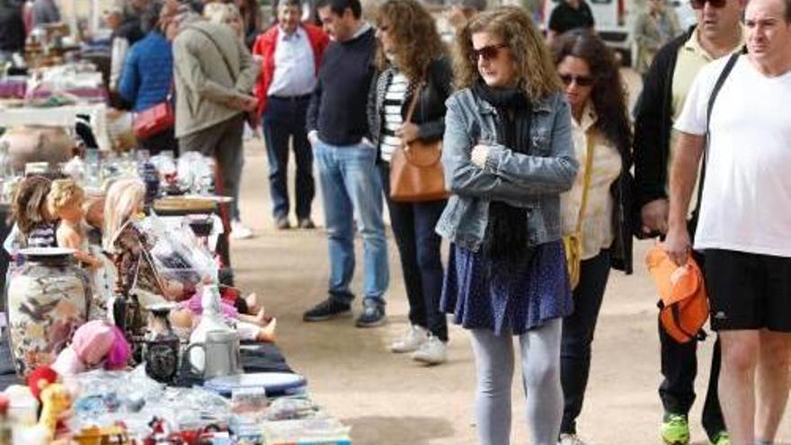 La Bisbal celebra la XXVIII Fira Mercat al Carrer de l&#039;1 de maig