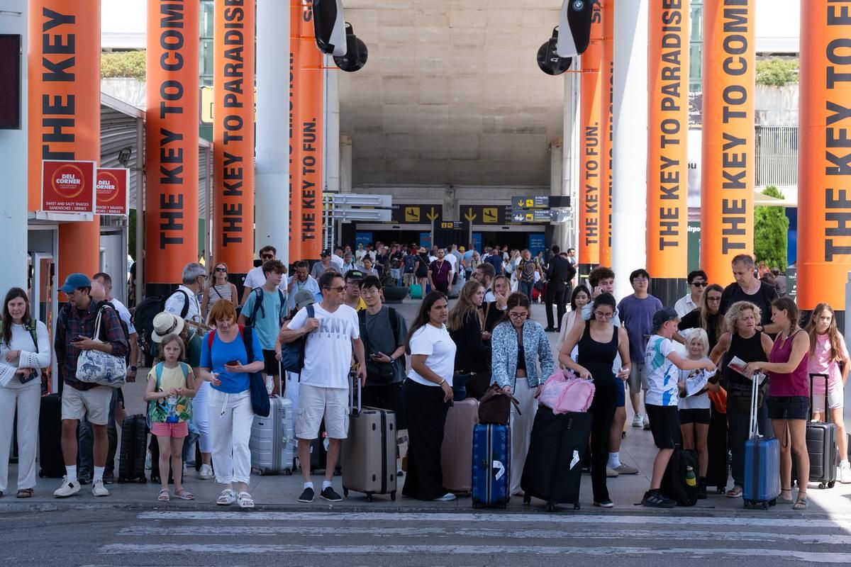 Las fotos del aeropuerto de Palma durante la primera jornada de huelga de controladores franceces