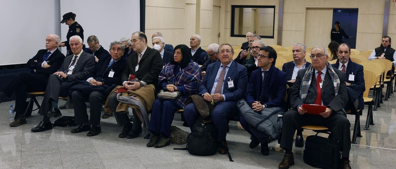 Un momento del juicio del &quot;caso Musel&quot;, en la Audiencia Nacional, con los acusados sentados.