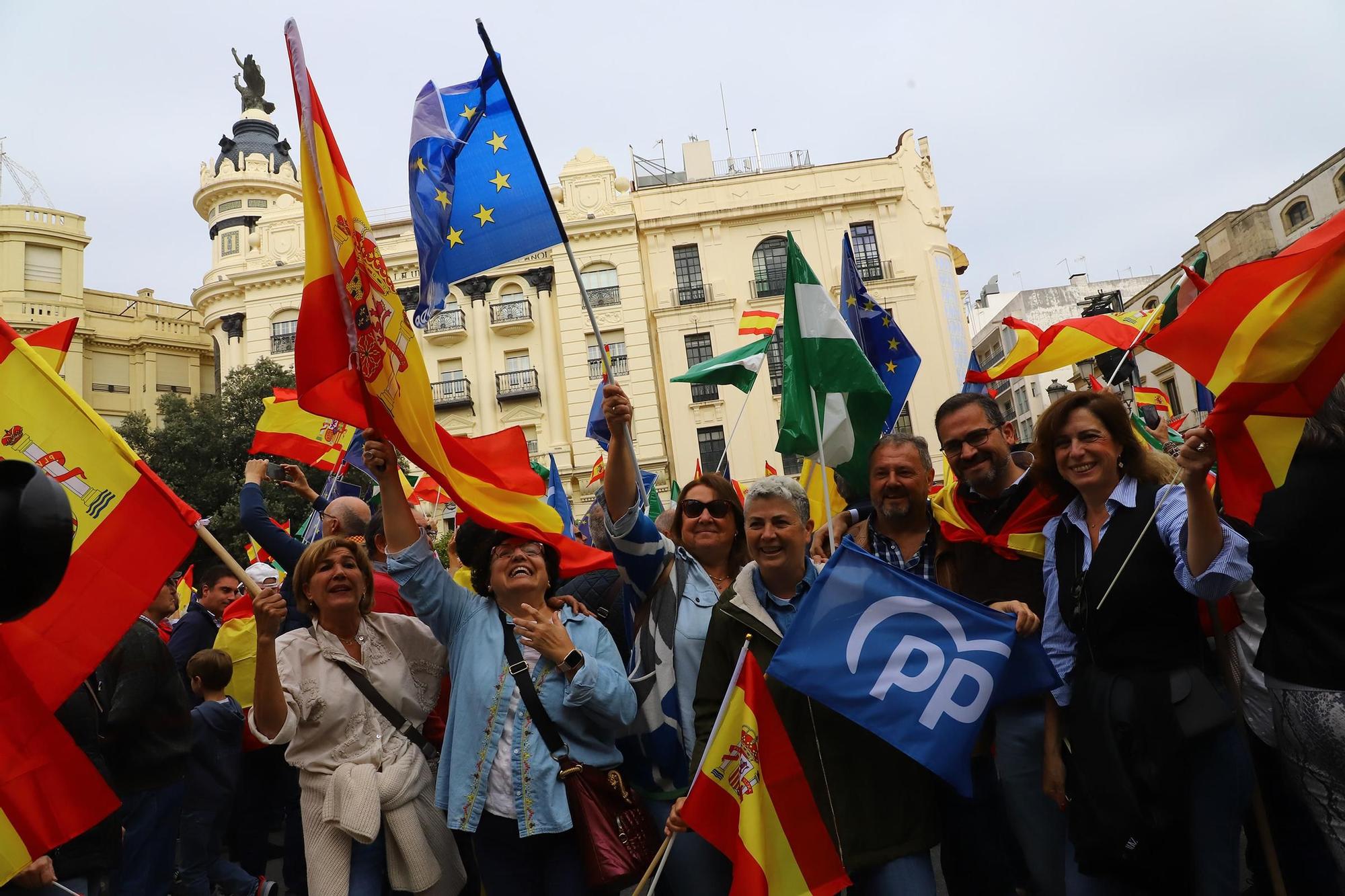 El PP de Córdoba congrega en Las Tendillas a miles de personas contra la amnistía