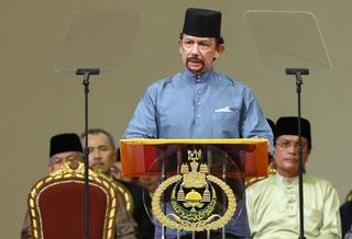 Brunei castiga la homosexualidad con la lapidación
