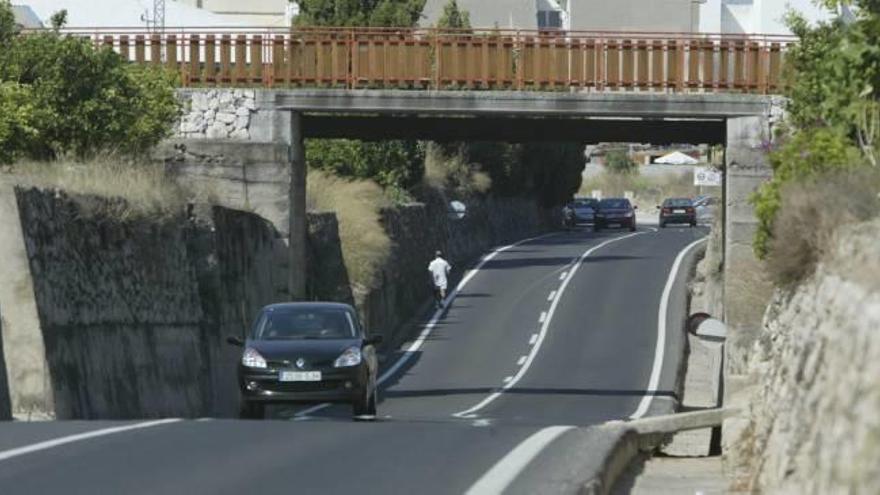 La carretera que une Bellreguard con la playa, que será mejorada.