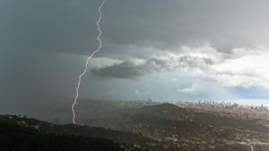 Relámpago sobre Barcelona