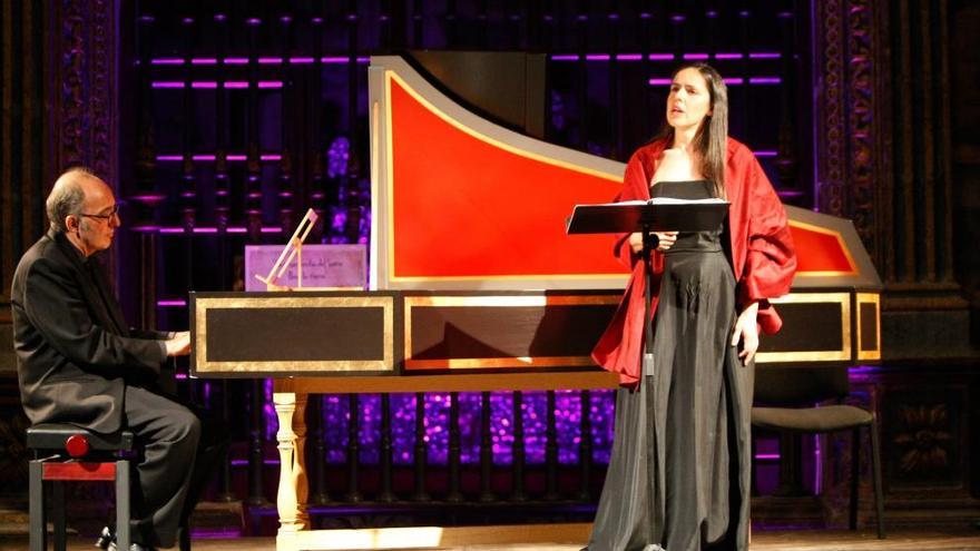 Vídeo: María Espada ilumina la Catedral con la música de Bach y Vivaldi