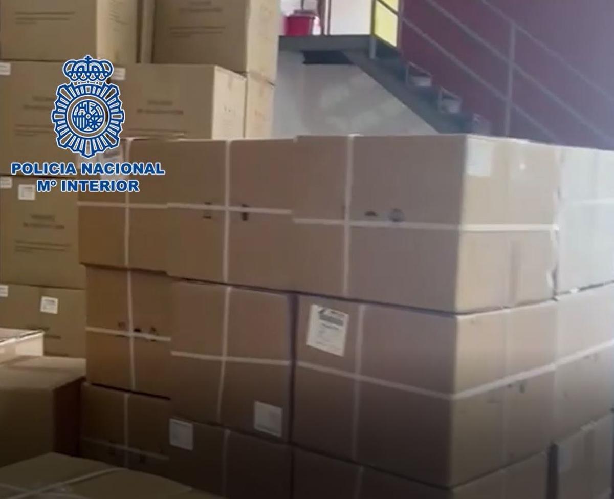 Desarticulada una organització criminal per vendre 10.000 tests d’antígens irregulars a Màlaga